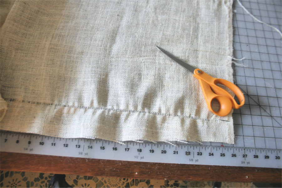 how to cut fabric straight and square